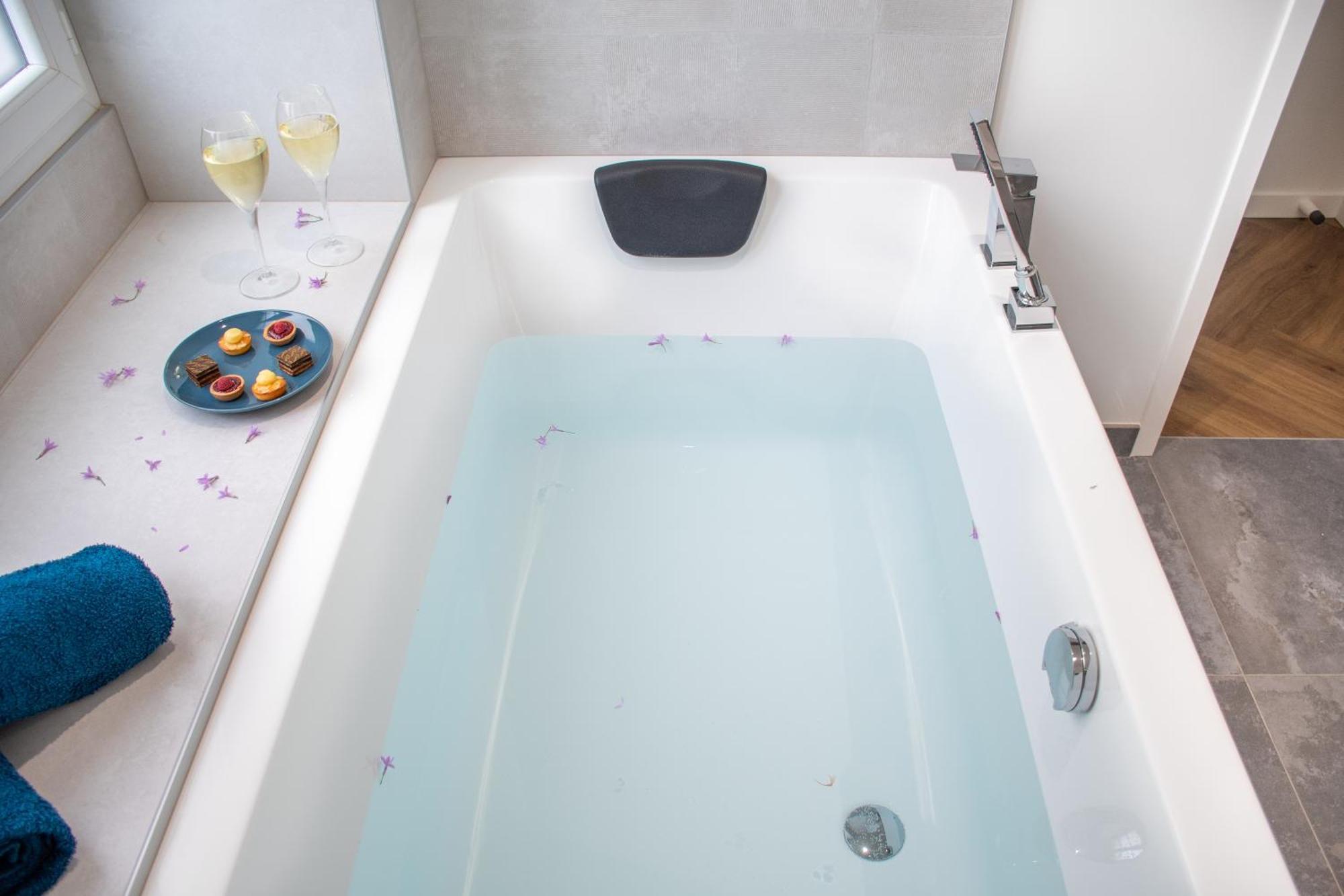 L'Appartement Des Ducs Avec Baignoire Double Nantes Kültér fotó